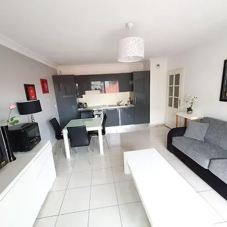 Domaine Juan Flore Apartment *