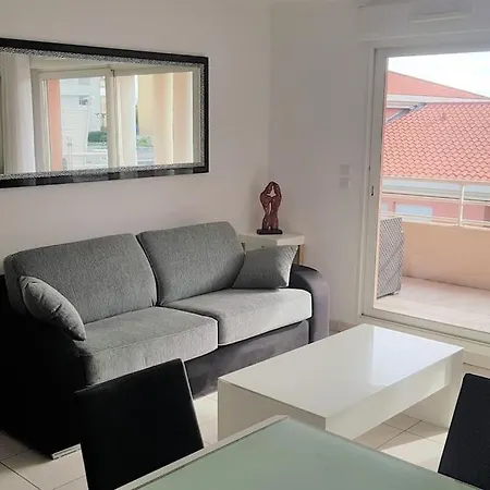 Domaine Juan Flore Apartment