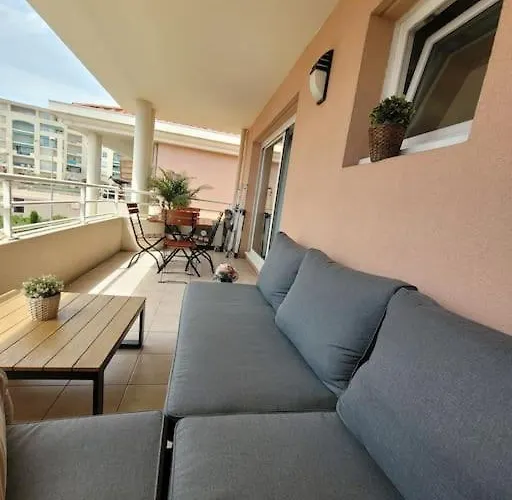 Apartamento Domaine Juan Flore *
